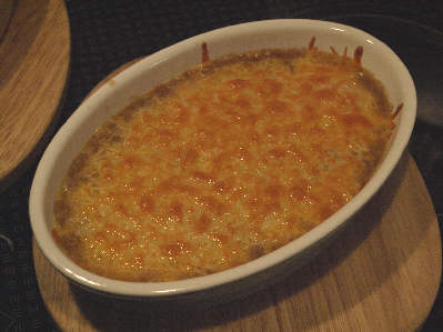 Gnocchi mit Soße und Käse überbacken