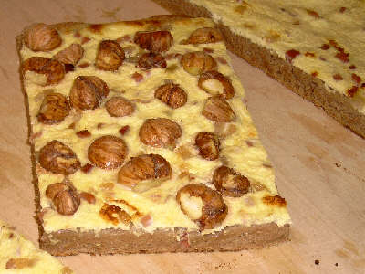 Maronen auf Speckkuchen